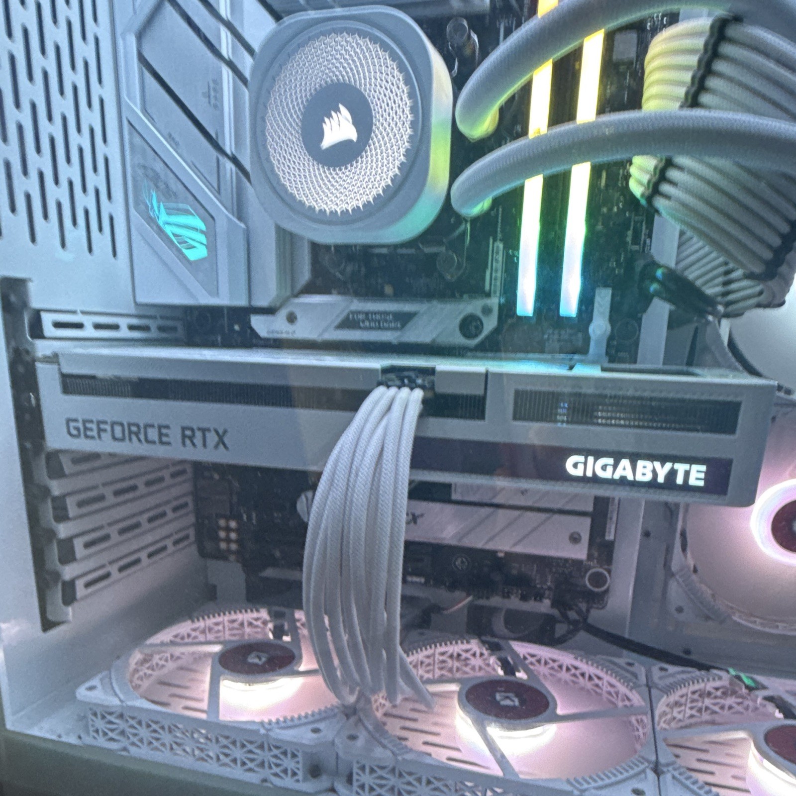GIGABYTE GeForce RTX 3060 Ti Vision OC 8GB GDDR6 RGB HDMI PCIe x16