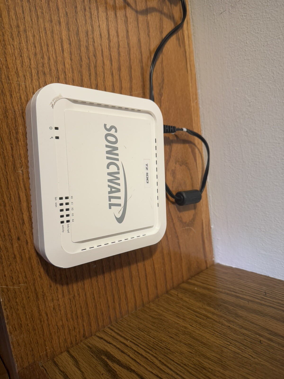 ORIGINAL SonicWall TZ-100 WIRELESS-N APL22-080 / NO AC ADAPTER