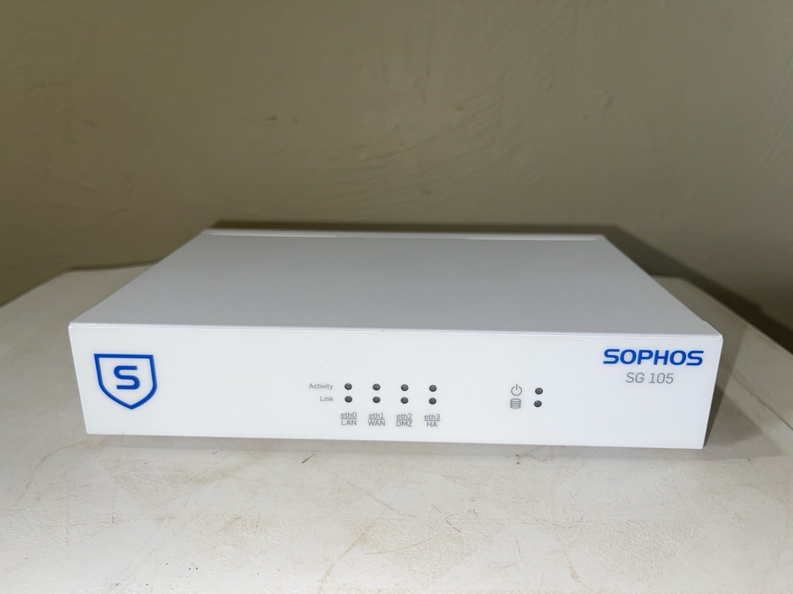 Sophos SG 105 Network Security Firewall Appliance VPN Device