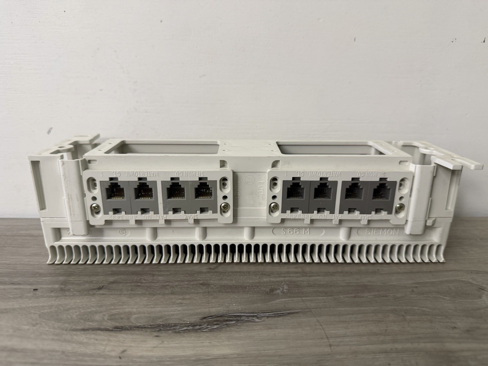 Siemon Co Punchdown Panel, S66M, M25TB8L125R-001 for Computer/Telephone Systems