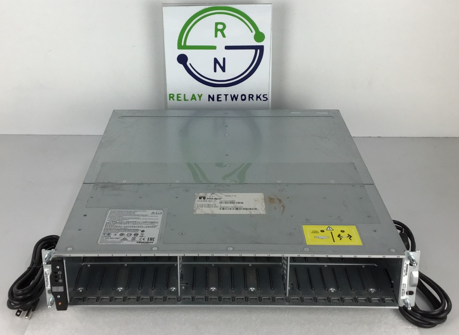 NetApp DS224C 24-bay 2.5" SAS disk array NAJ-1501  2x IOM12 2x 114-00148 Power