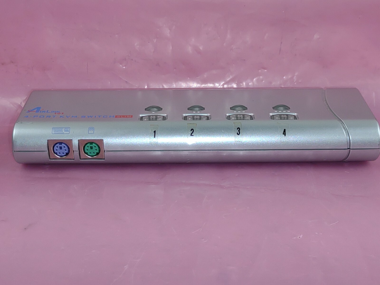 Airlink101 4-RS-232 Serial Interface & Keyboard/Mouse Ports Slim KVM Switch
