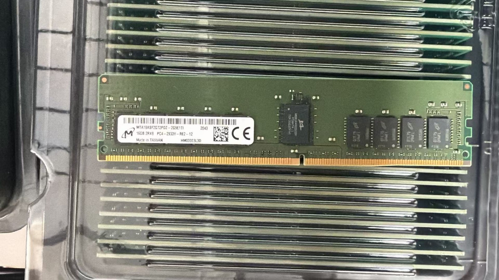 MTA18ASF2G72PDZ-2G9E1 MICRON 16GB 2RX8 PC4-2933Y RDIMM MEMORY
