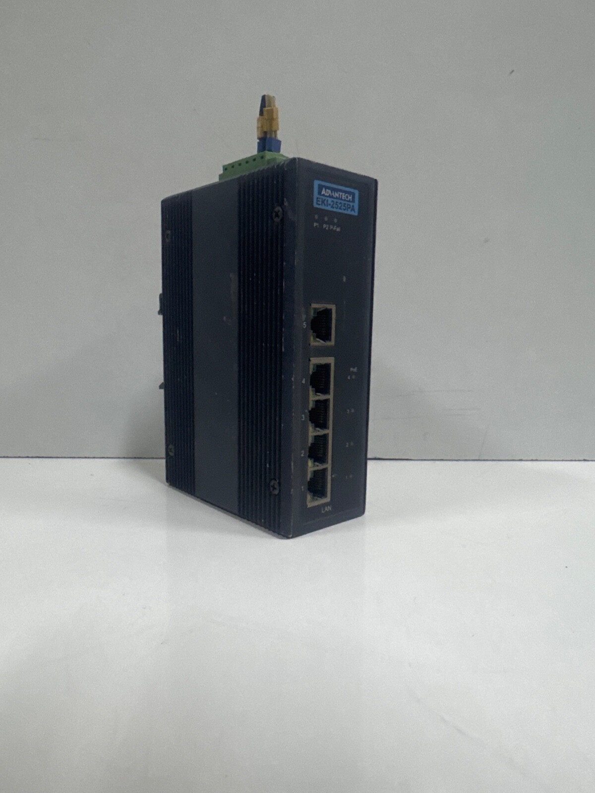 ADVANTECH EKI-2525PA 5-PORT INDUSTRIAL UNMANAGED ETHERNET SWITCH W/4-PORT PoE