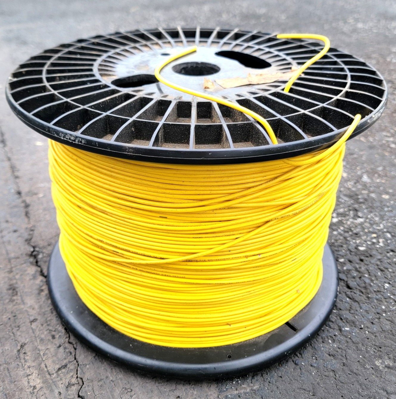 Spool Optical Cable Corporation A01 Series Fiberoptic Cable Yellow Single Strand
