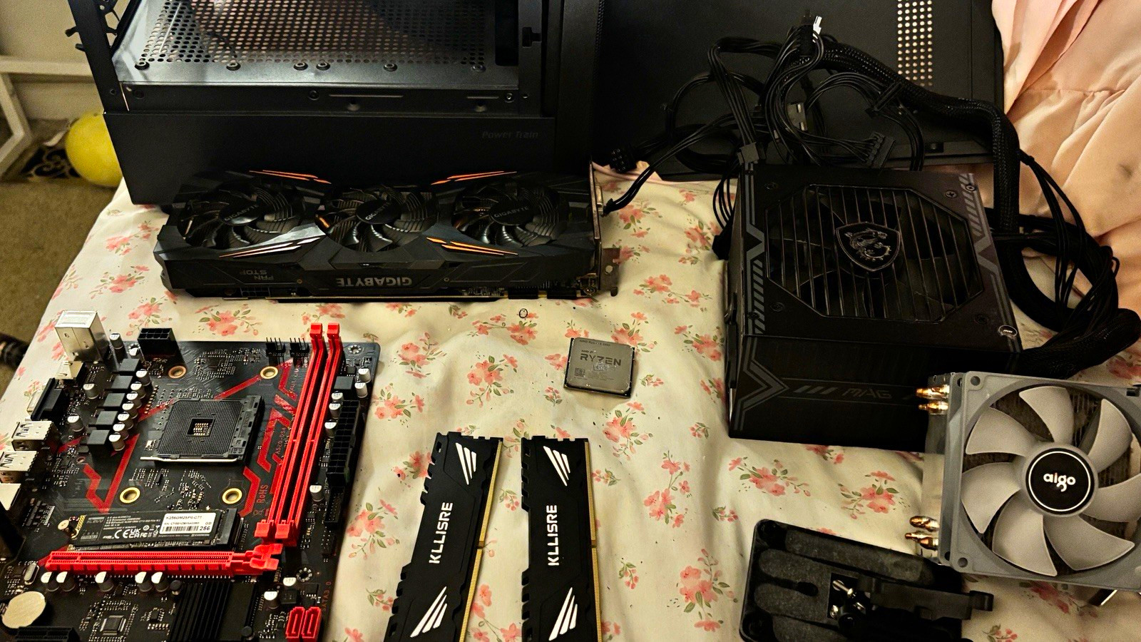 Processor (CPU): AMD Ryzen 5 5500 (6 Cores / 12 Threads  Graphics Card (GPU): Gi