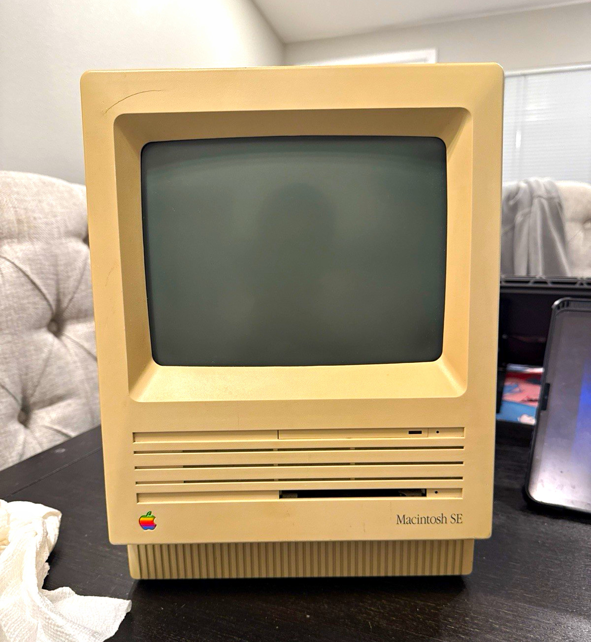 Apple Macintosh SE 9in AIO 8MHz 1MB RAM 20MB HDD + 800K Floppy Beige M5011
