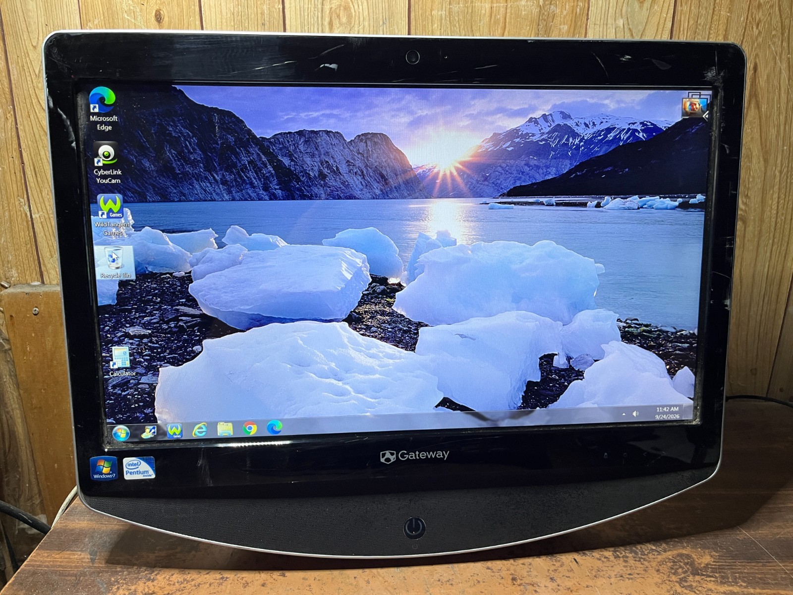 Gateway All-in-one ZX6961 23" Touch Windows 7 Computer Intel CPU 4GB 500GB DVD