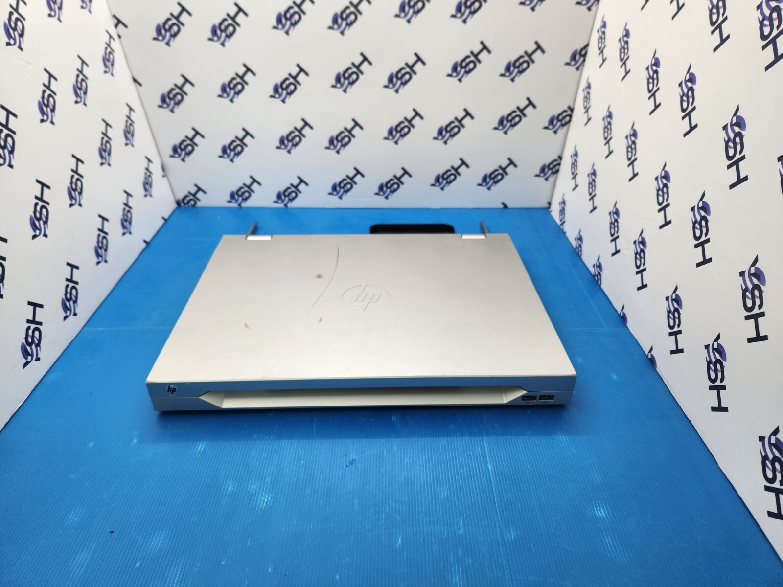 HPE LCD8500 1U INTL Rackmount Console Kit 741492-B31 776648-001 AF644A