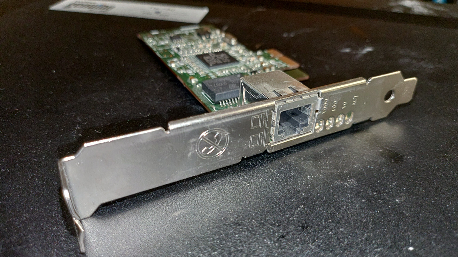 {Broadcom} BCM95721A211 Gigabit Ethernet PCIe Adapter Card {0HF692}