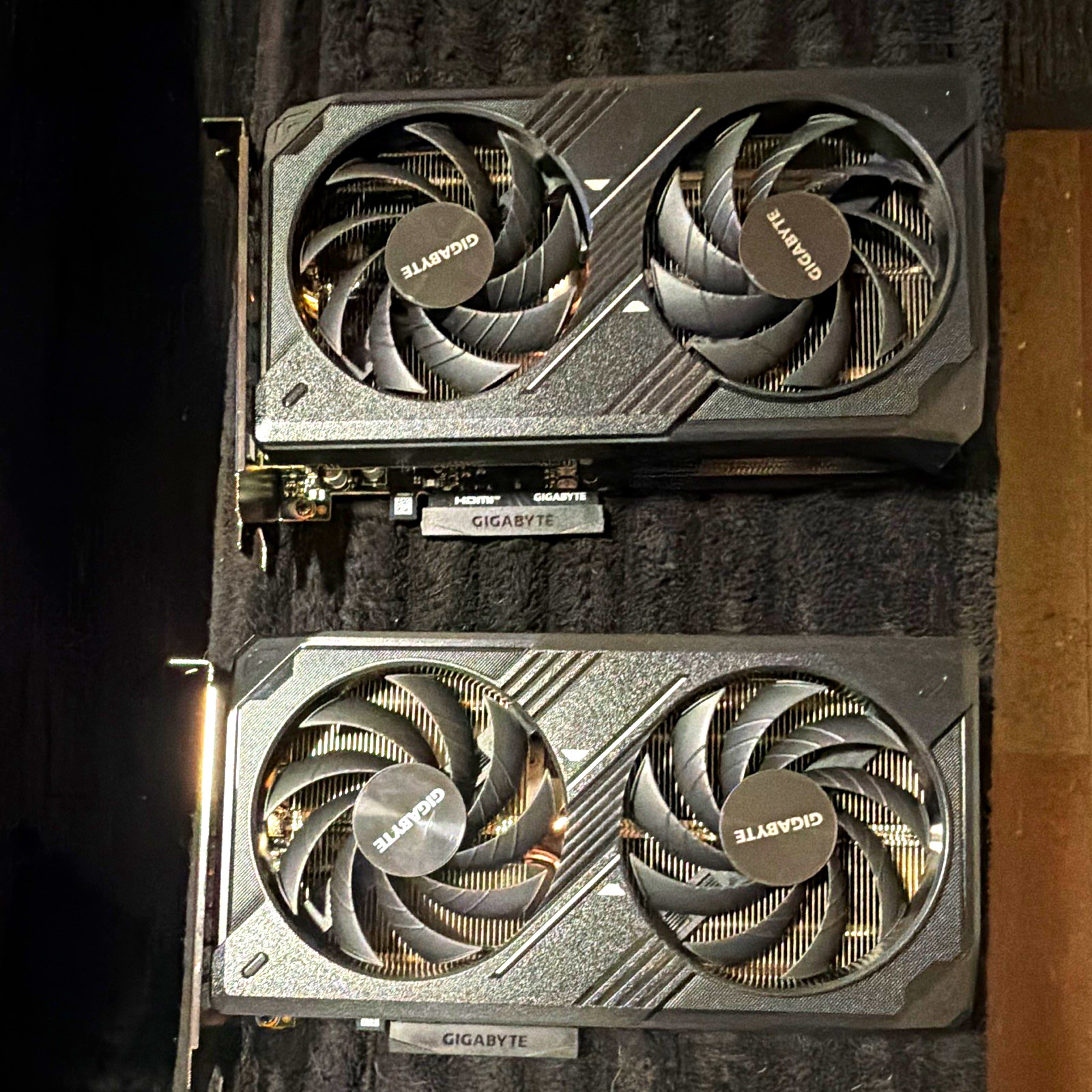 GIGABYTE NVIDIA GeForce RTX Dual Fan w/ Heatsink HDMI 8-Pin Multi-Monitor