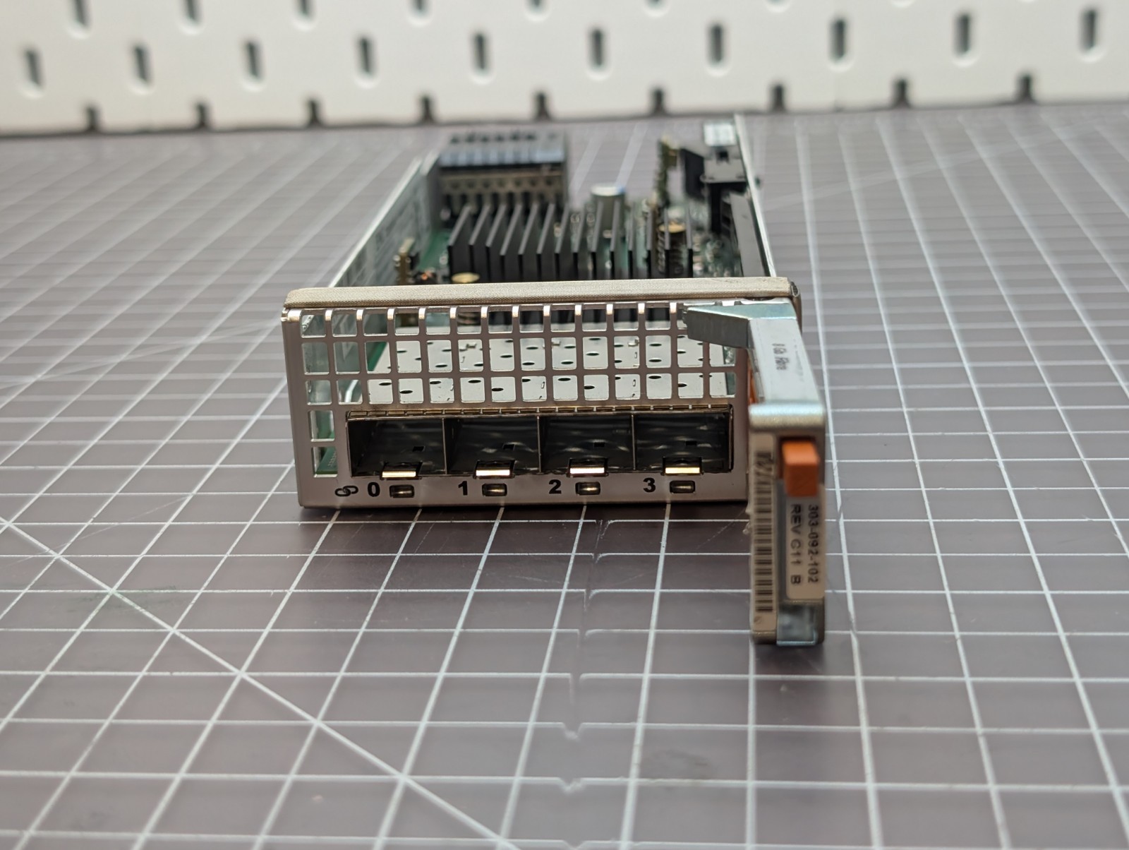 EMC 303-092-102 8GB Fiber Channel 4 Port I/O Module with 4 SFP