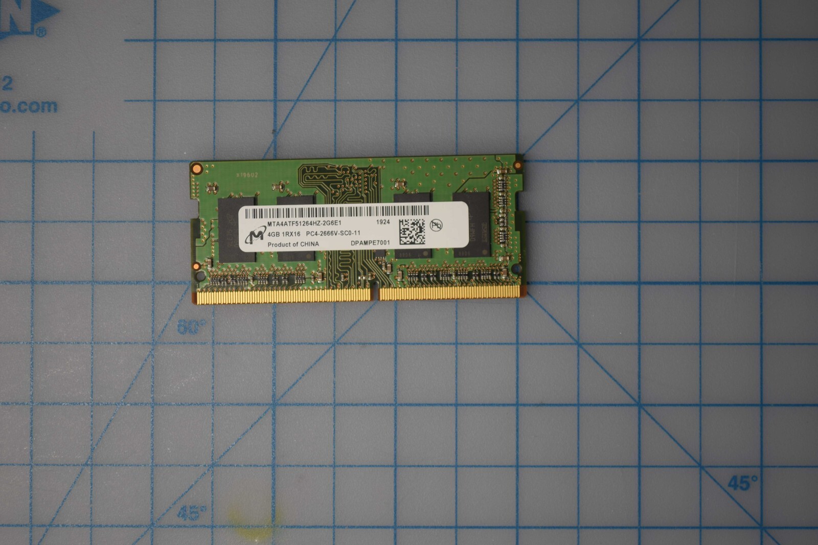 MICRON 4GB PC4-21300 DDR4-2666MHz non-ECC DIMM Grade A MTA4ATF51264HZ-2G6E1