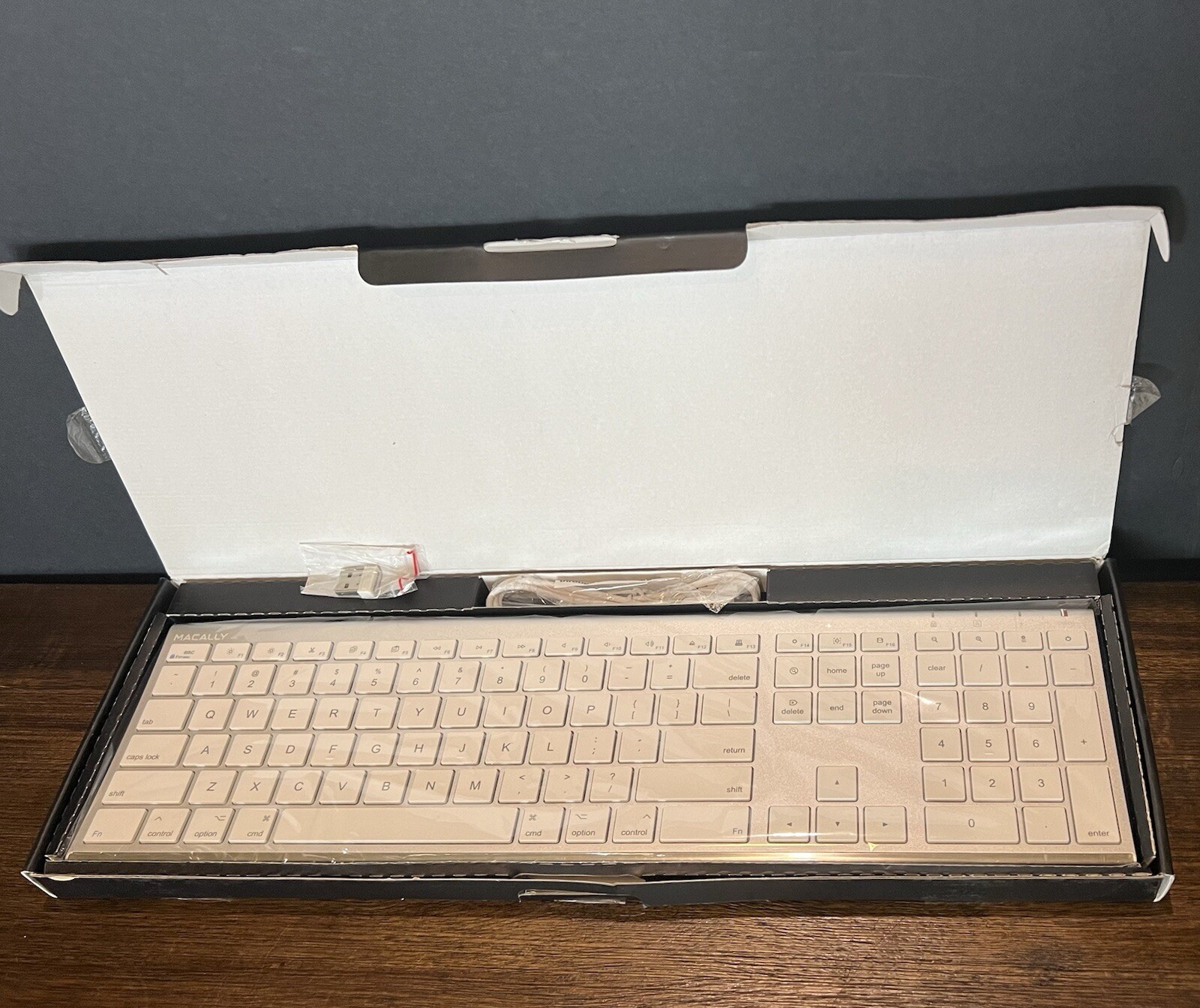 MACALLY Ultra Slim Wireless RF Keyboard for Mac Aluminum Silver 10 Key