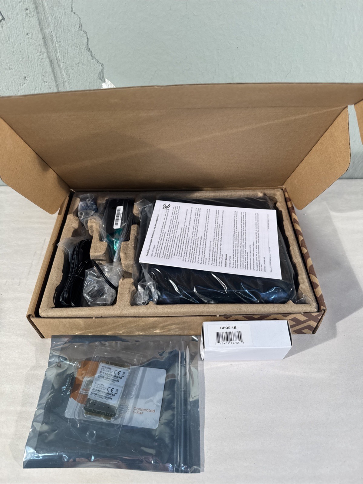 MikroTik LtAP RBLtAP-2HnD R11e-LTE6 with second R11e-LTE6 #4