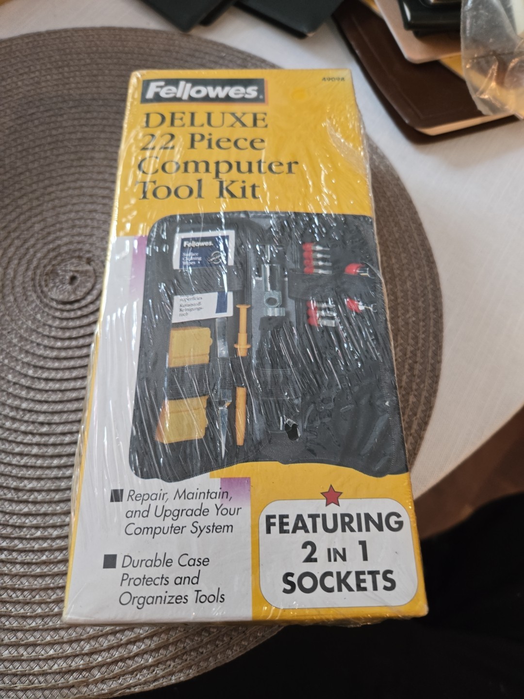 Fellowes Deluxe 22 Piece Computer Tool Kit Black Case  w/ Grounding Wrist Strap