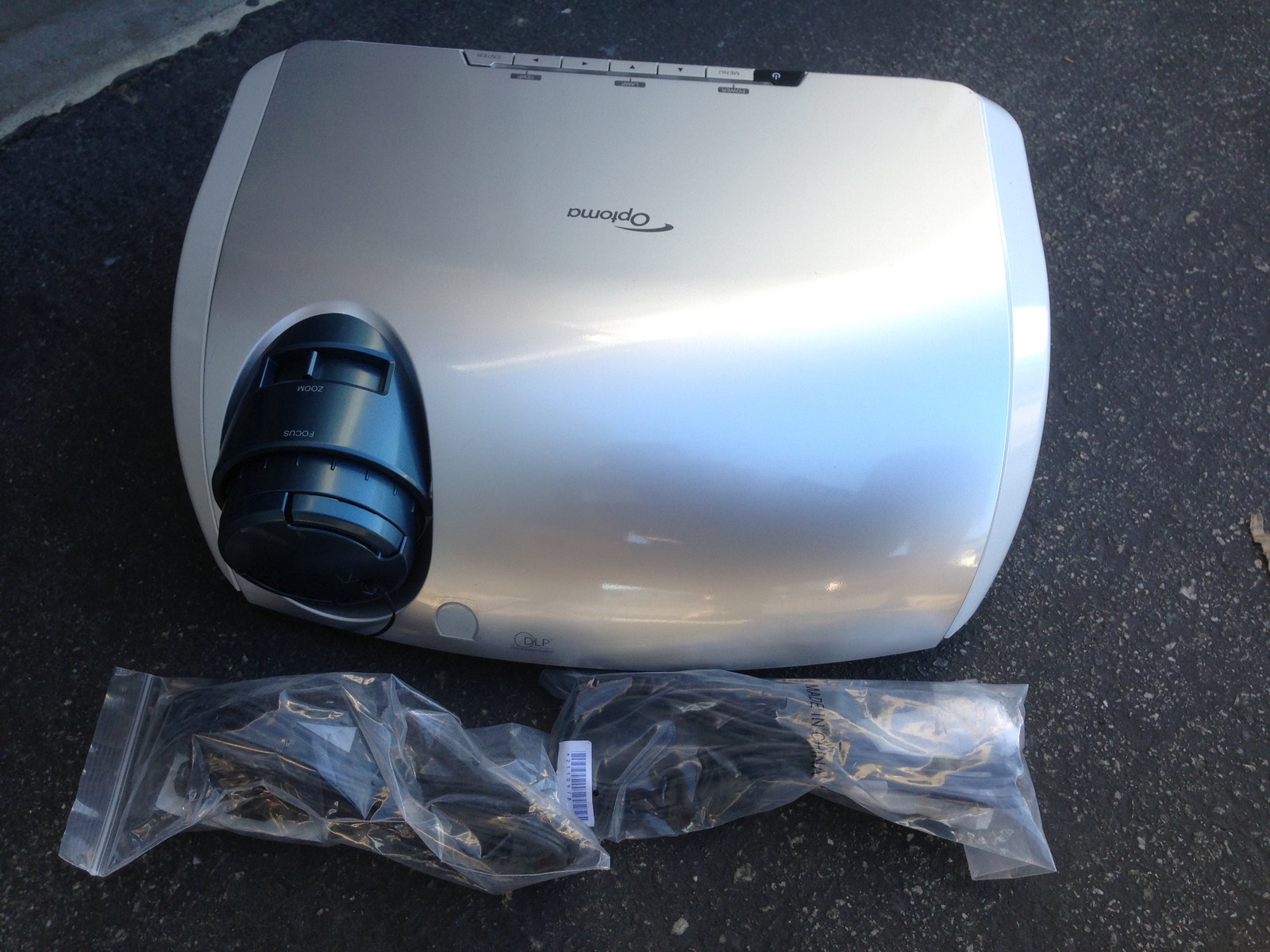 Optoma EP910 HD 720P DLP Projector, 3500 Lumens, NEW FACTORY LAMP INSTALLED