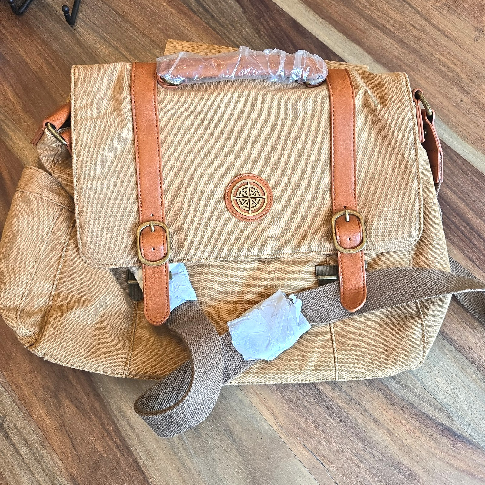 The Danbury Mint Water Resistant Canvas Shoulder Travel Messenger Bag Laptop NEW