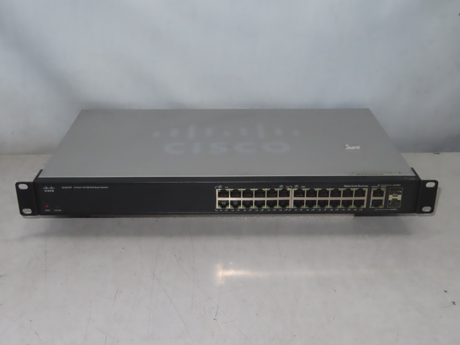 Cisco SLM224P 24-Port Small Business 10/100 PoE Smart Switch