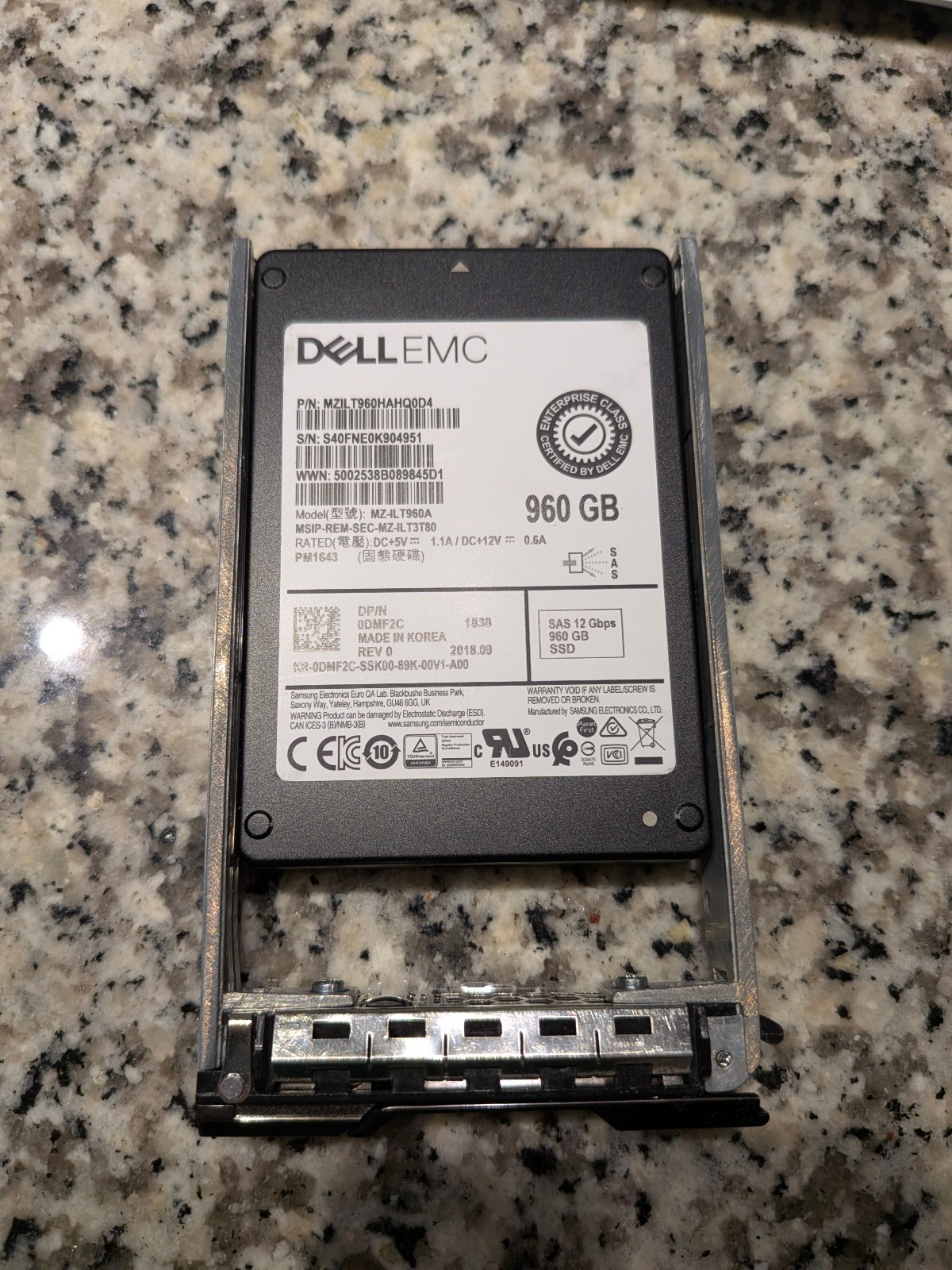 Dell Compellent 0WXVRK 960GB 2.5" SAS with tray - Samsung MZ-ILT960A