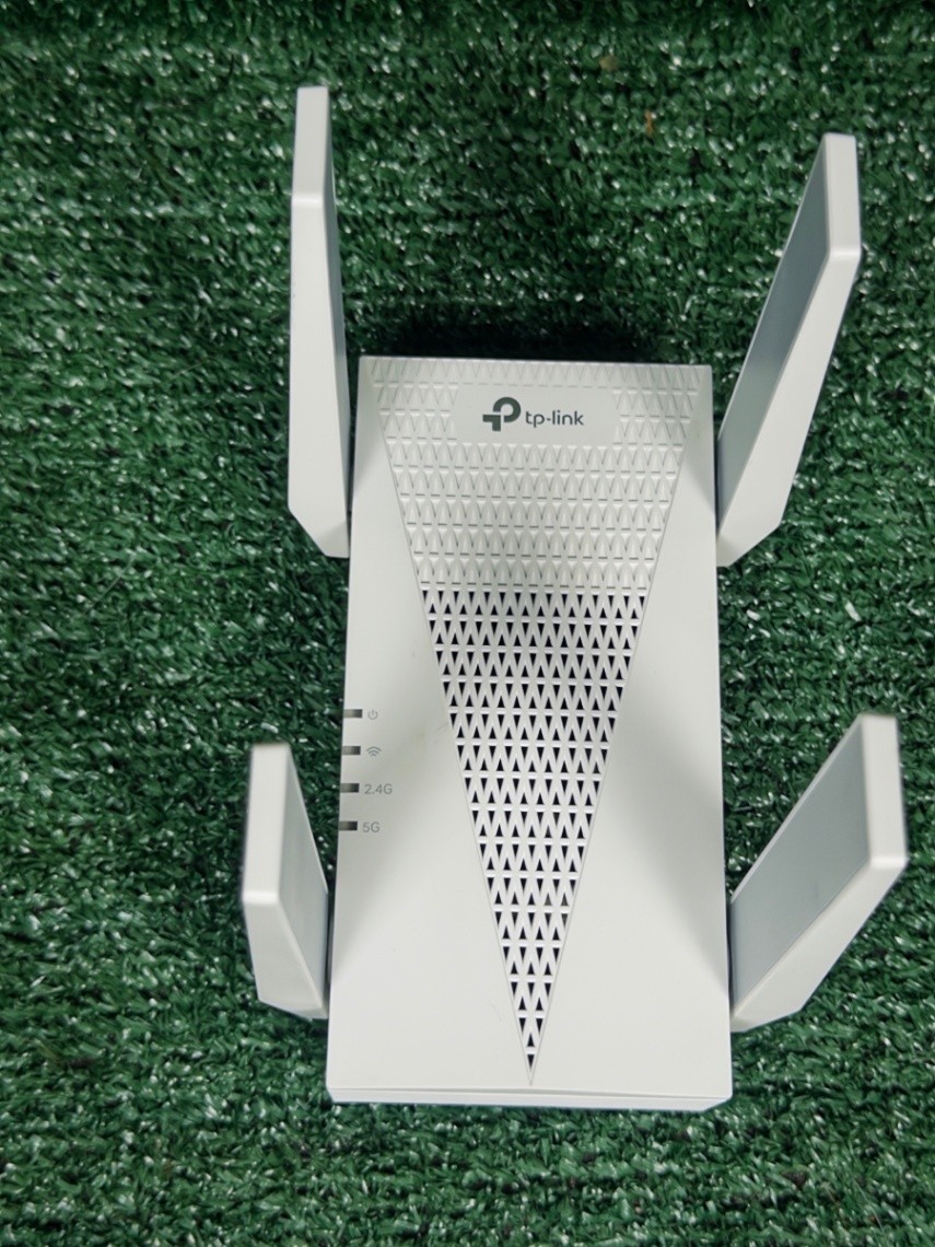TP-Link RE815XE AXE5400 Tri Band Wi-Fi 6E Range Extender White