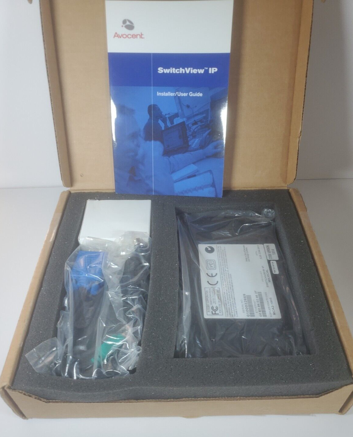 Avocent SwitchView IP 520-334-001 Brand New With Cables