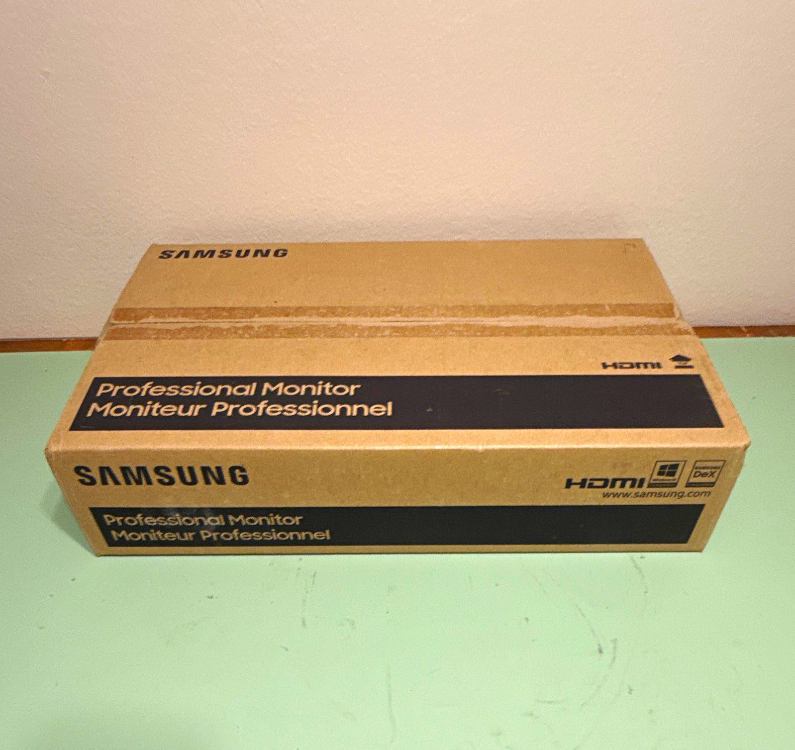 Samsung F24T452FQN 24 in 16:9 LCD Professional Monitor with HDMI