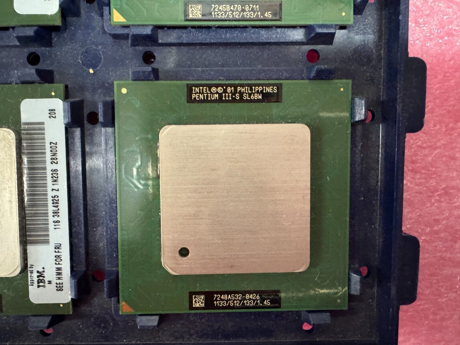 VINTAGE Intel Pentium III-S (3-S) 1.13GHz RK80530KZ006512 SL6BW ()