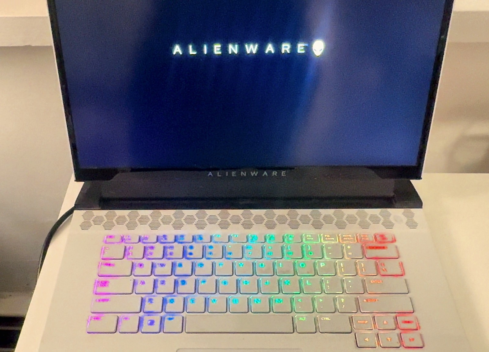 Alienware m15 R3 15.6" FHD 144Hz i7-10750H RTX 2070 16GB 1TB SSD + 240W Charger