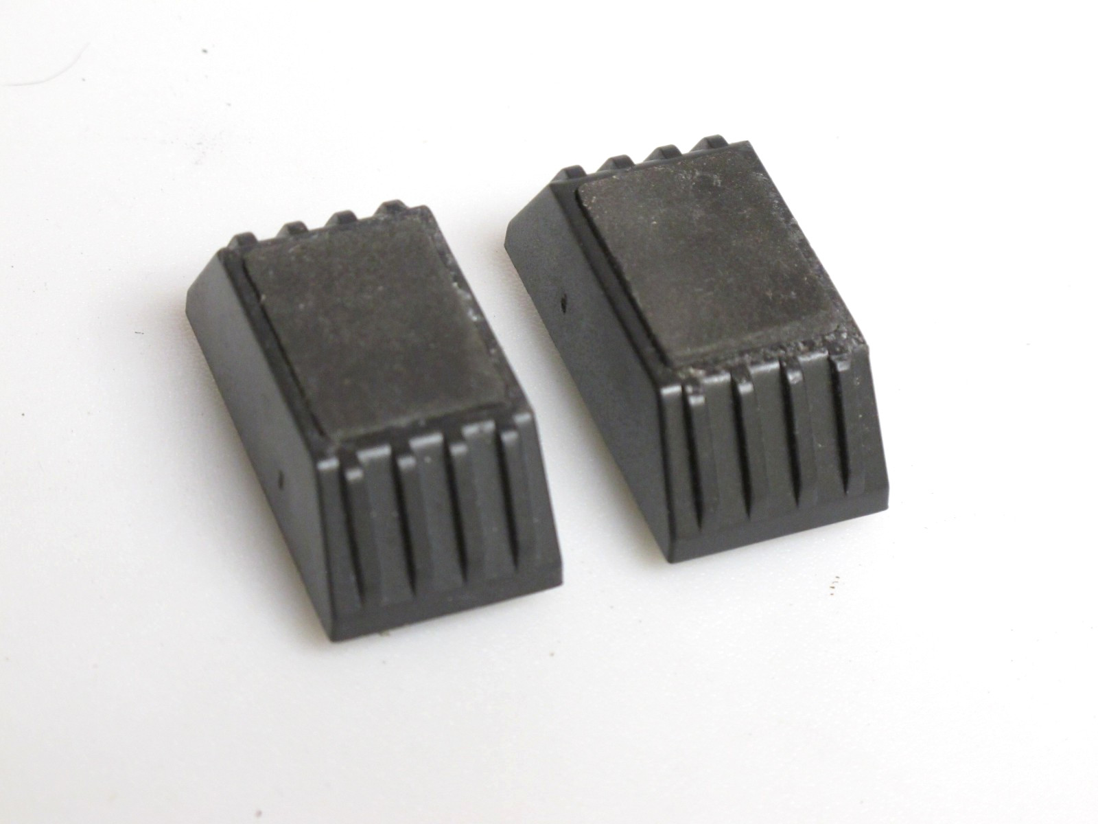 CYBERPOWERPC C-Series CS-450 ET8160 Genuine case feet, pair per sale.