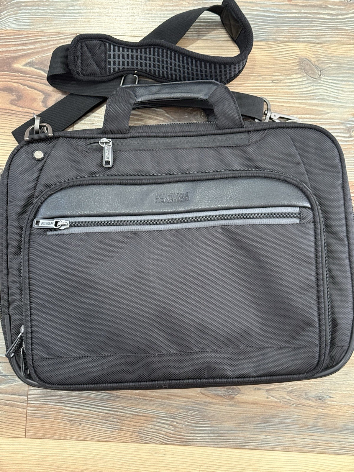 Kenneth Cole Reaction Polyester Dual Compartment 17" Laptop Bag used 
