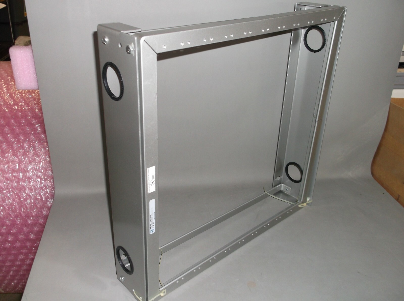 NEW HOMACO INC. 19-21-T4 WALL RACK  30 DAY WARRANTY