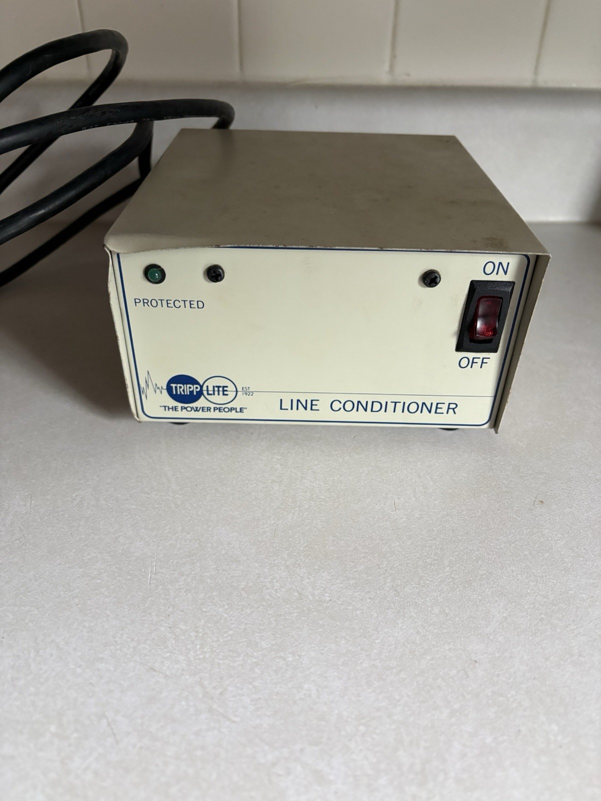 Tripp Lite Line Conditioner LS-604