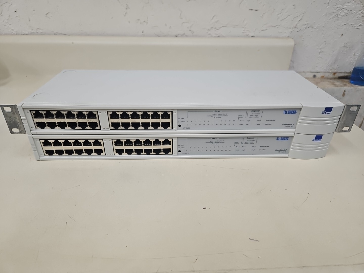 3 Com Super Stack 2 PS Hub 40. Lot Of 2. Untested. No Cords. MG2. Lot 1