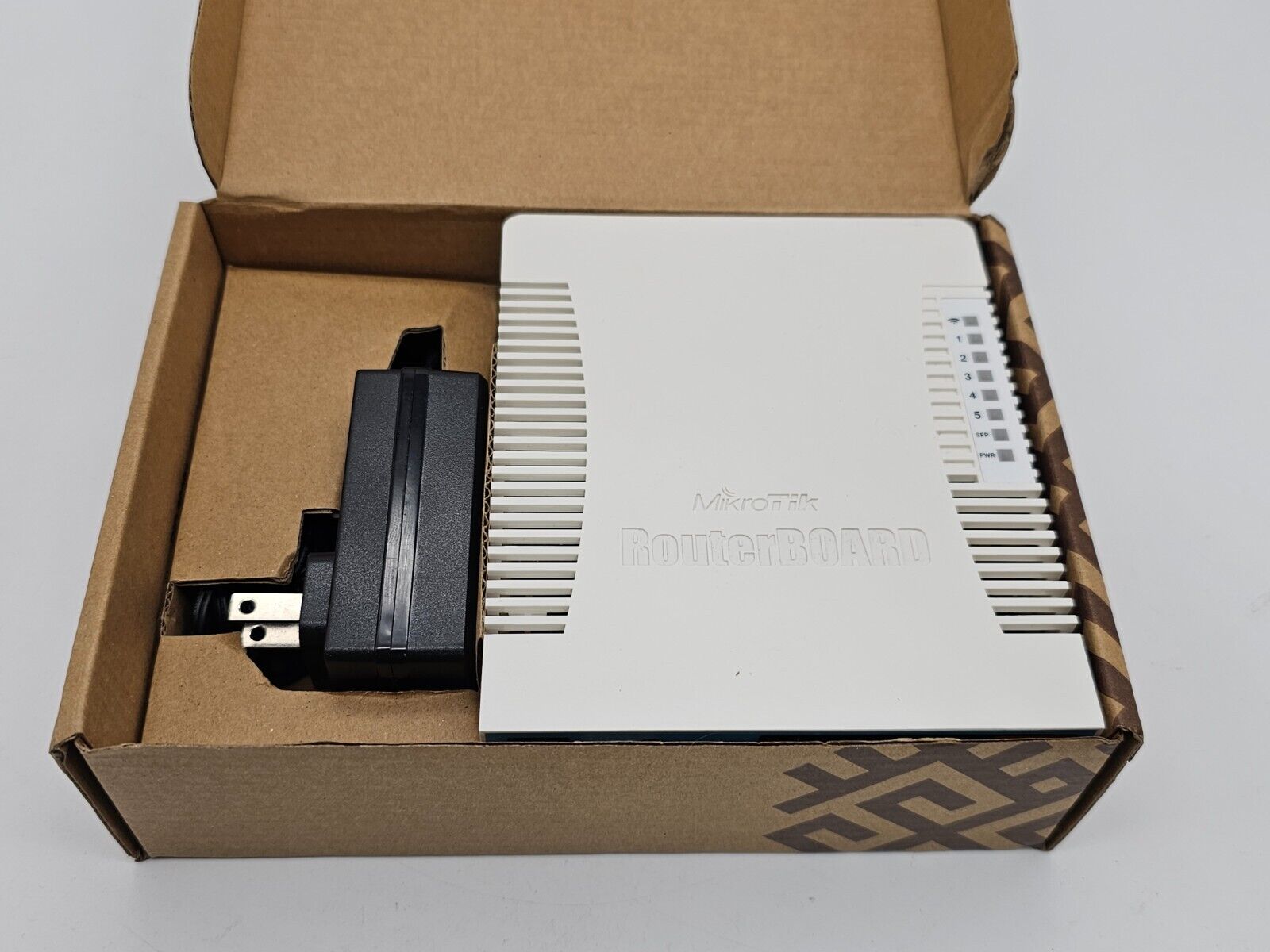 MikroTik hAP AC RouterBoard (RB96UiGS-5HacT2HnT-US) 2.4/5GHz 720MHz Access Point
