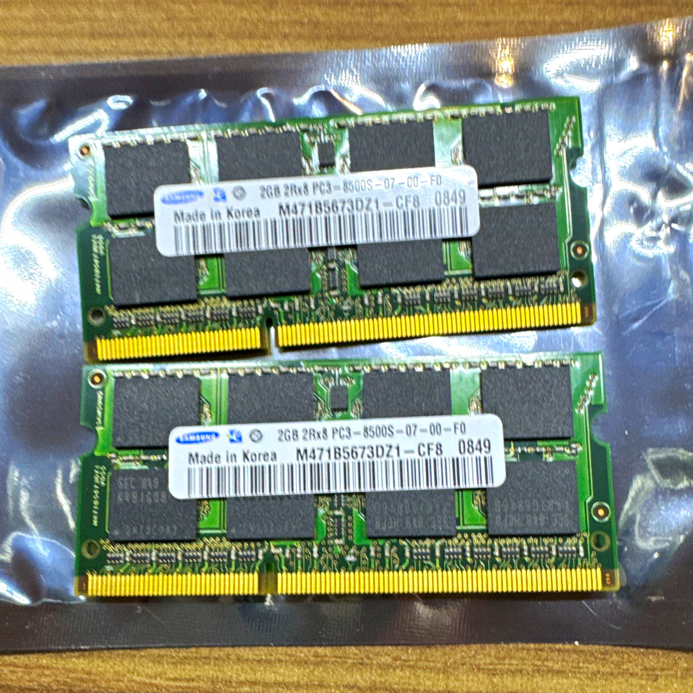 Samsung 4GB (2x2GB) DDR3 SO-DIMM PC3-8500S 204-Pin RAM M471B5673DZ1
