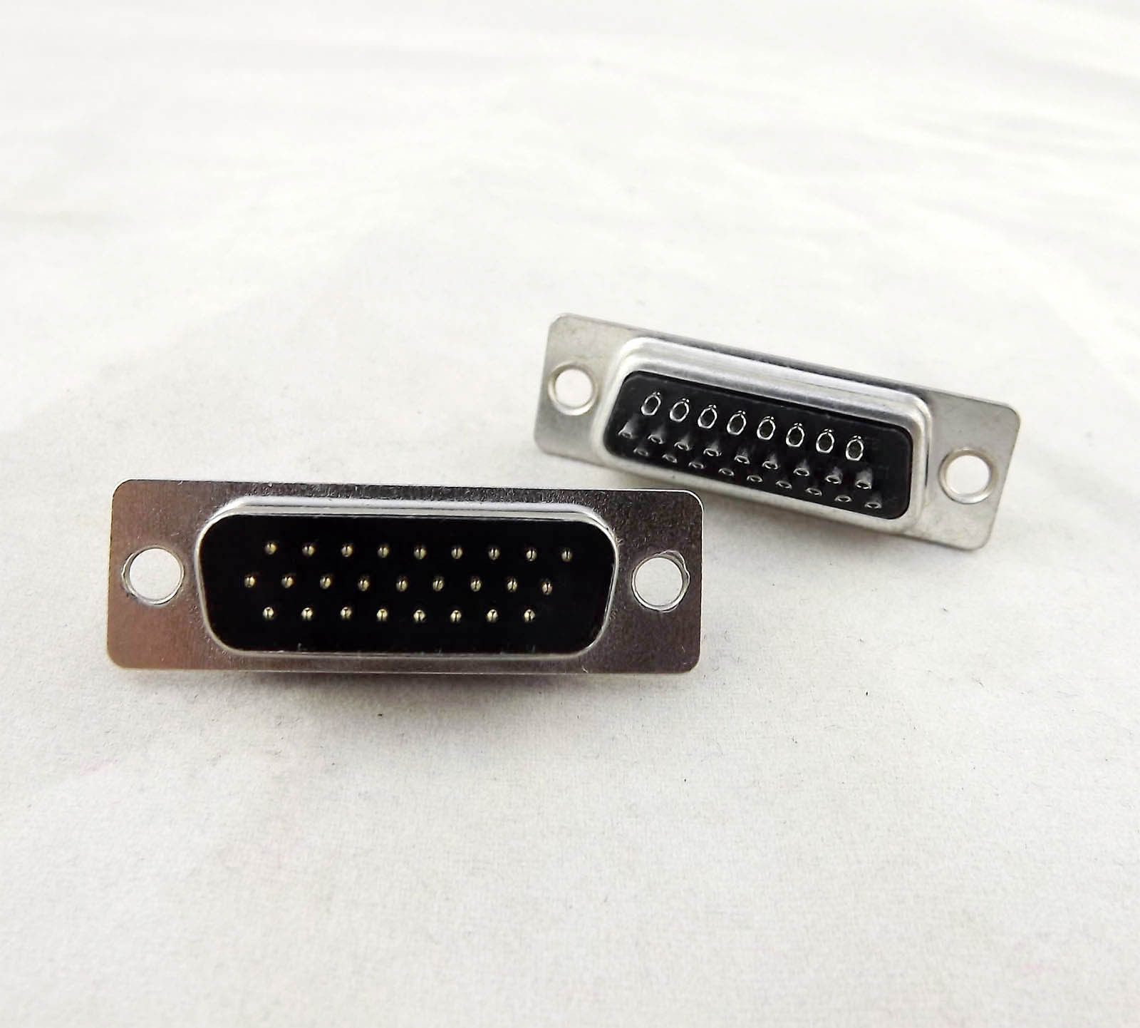 100x D-SUB DB26 26 Pin Male Straight Solder Type Adapter Connector 3 Rows DB26M