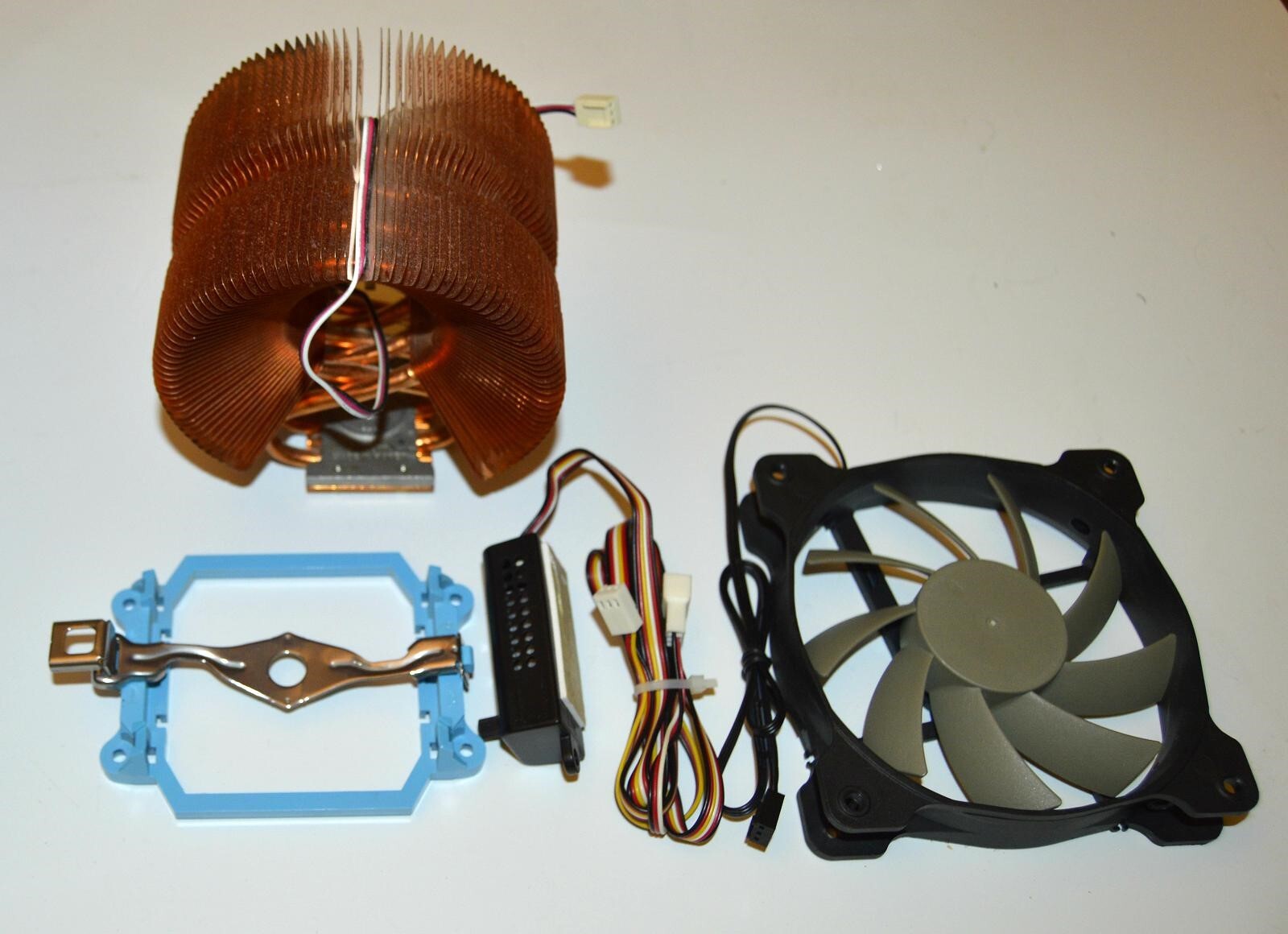 ZALMAN ZF9225ATH CPU Heat Sink w/ FAN MATE 2 Controller, A1225L12S-2 Fan