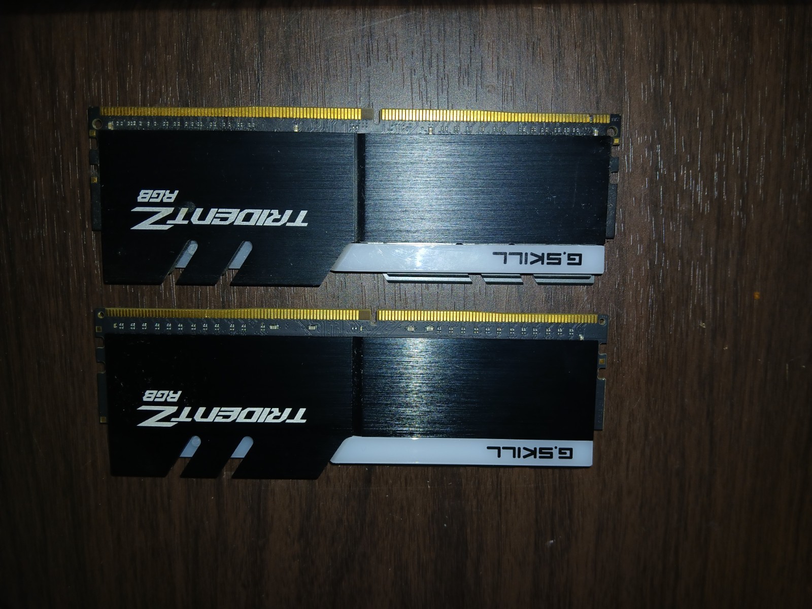 G.Skill TridentZ RGB Series 32GB (2 x 16GB) DDR4 RAM (Damaged see pics)