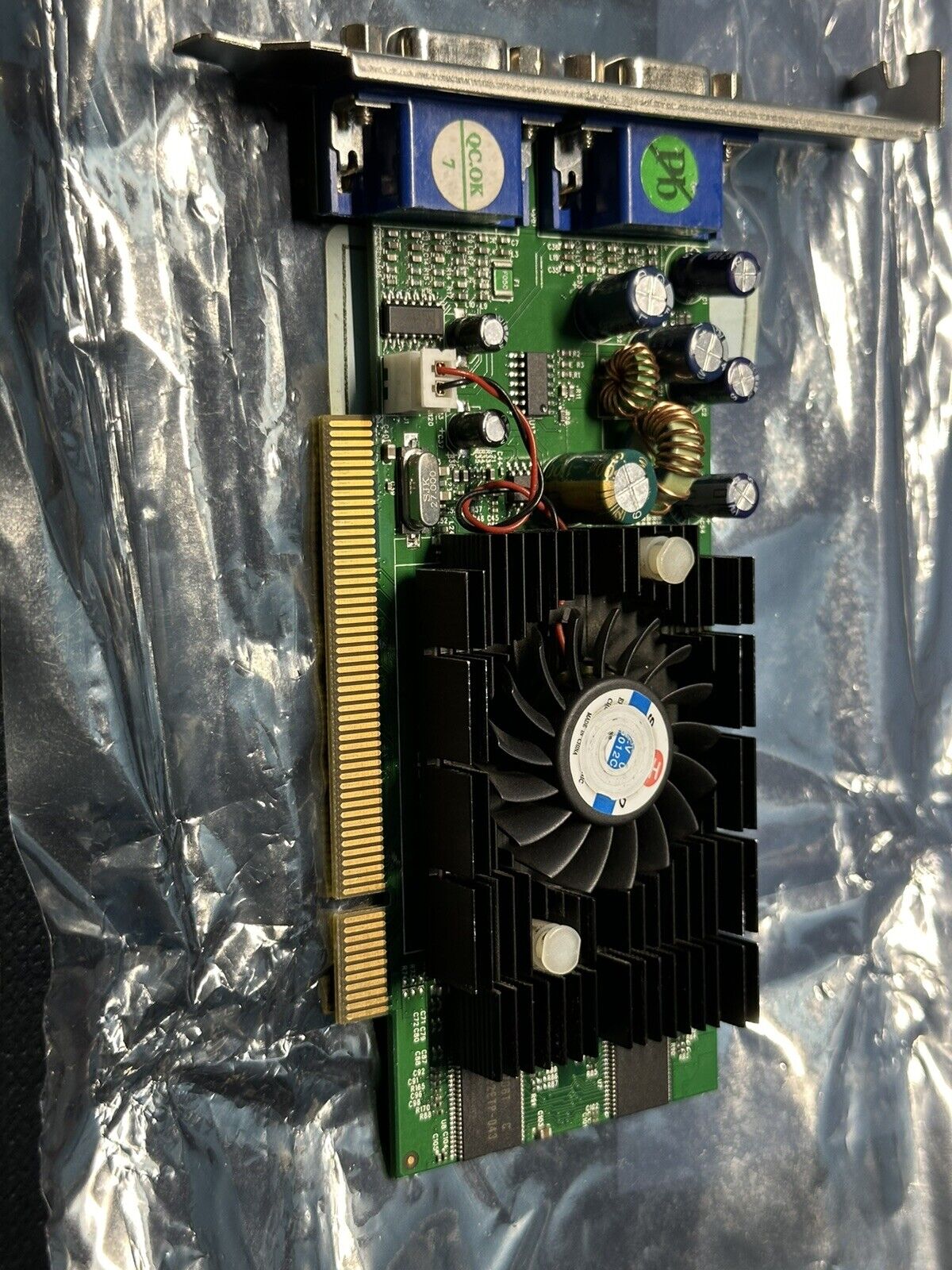 82228M/V6 Jaton Nvidia GeForce FX 5200 128MB DDR 64-Bit Dual VGA PCI Video Graph