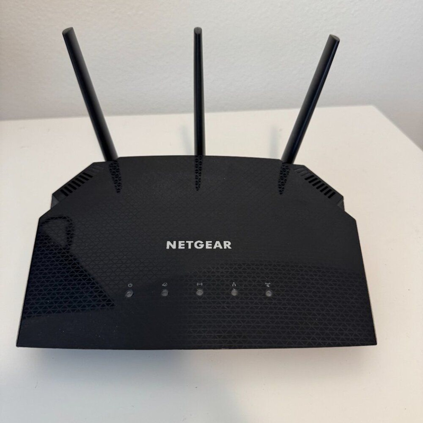 NETGEAR 4-Stream WiFi 6 Router (R6700AX) – AX1800