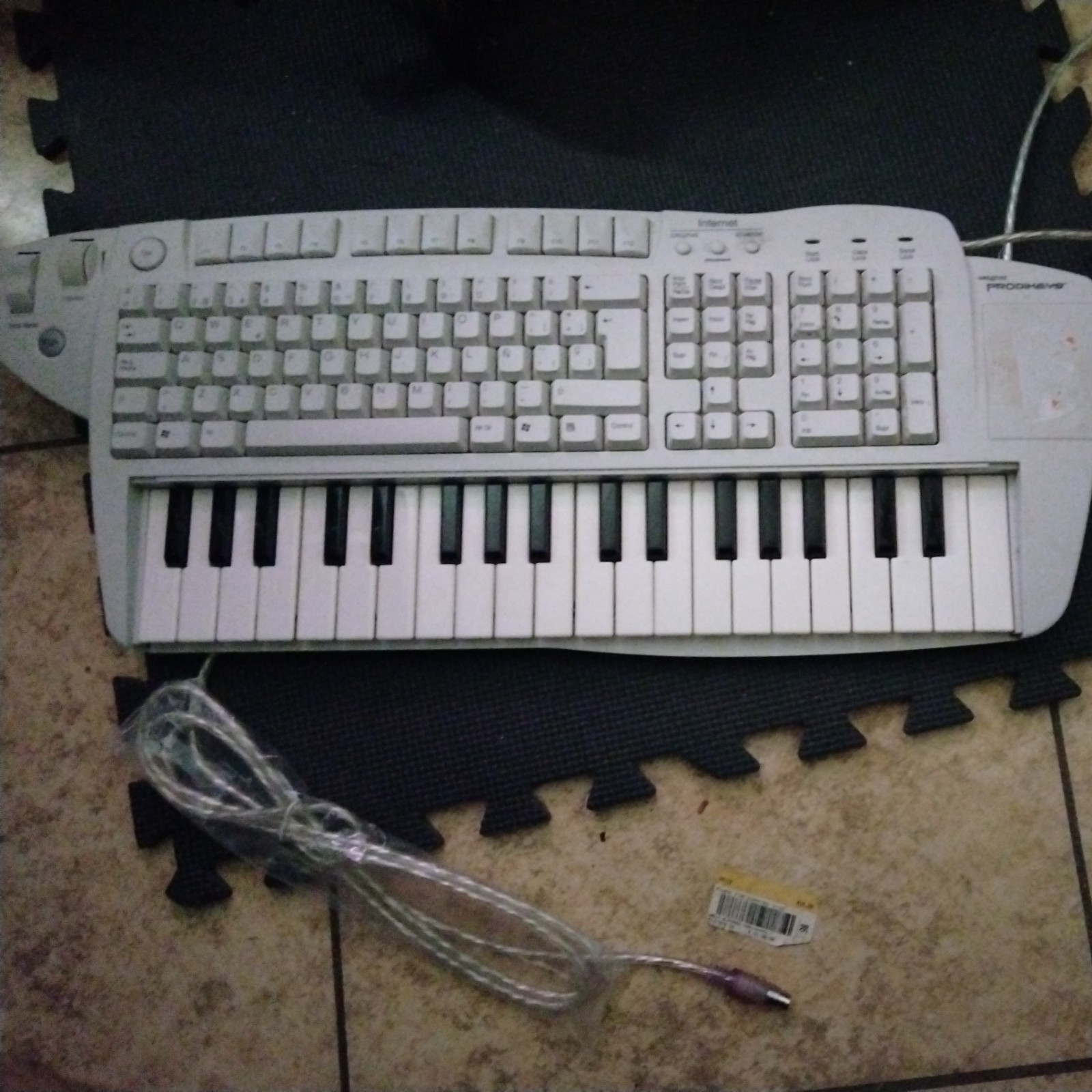 CREATIVE PRODIKEYS ALL-IN -ONE MUSIC AND PC KEYBOARD UNTESTED 