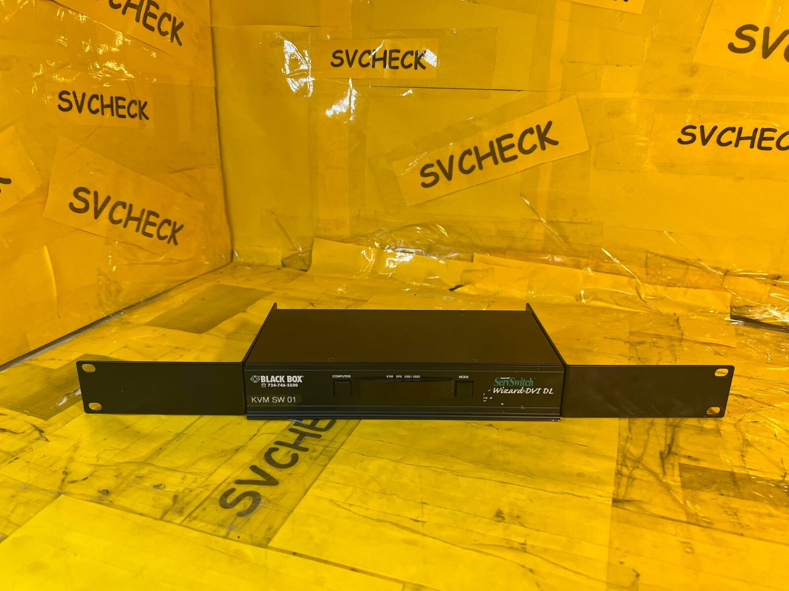 Black Box KV2004A 4-Port Wizard DVI DL KVM Switch DVI Dual Link