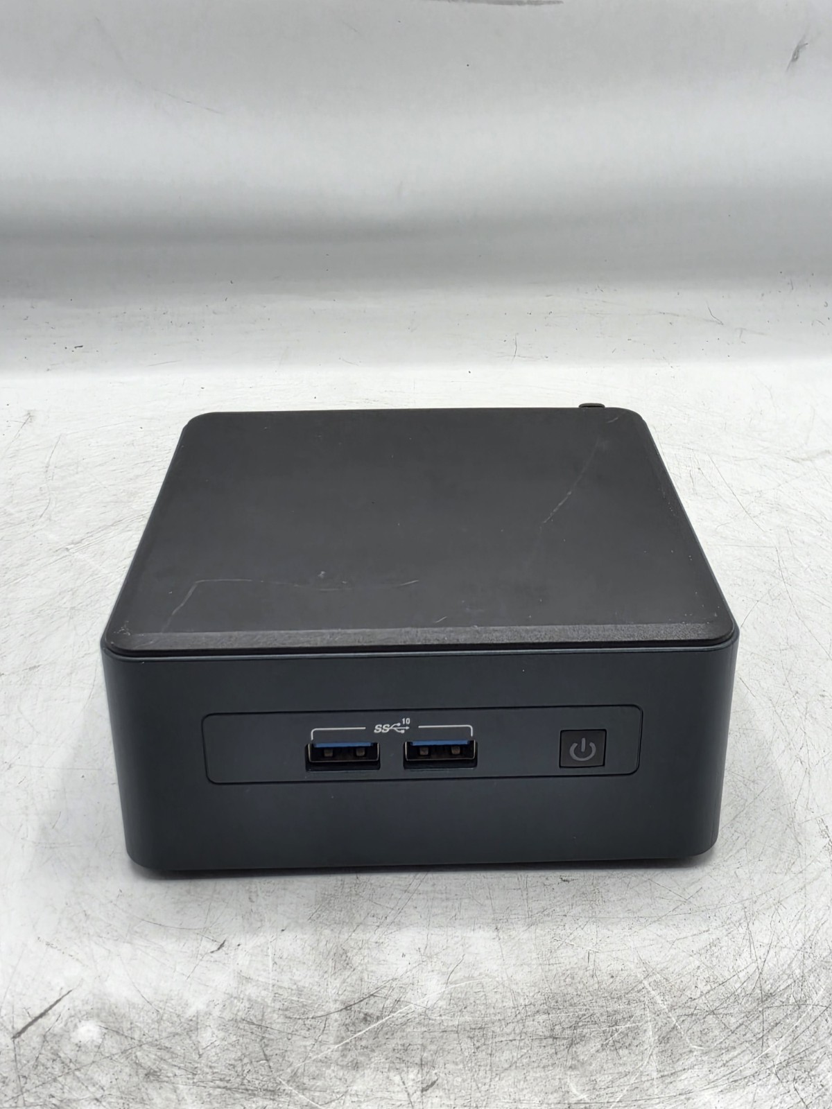 Intel NUC 11 NUC11TNH i5-1135G7 2.40GHz READ
