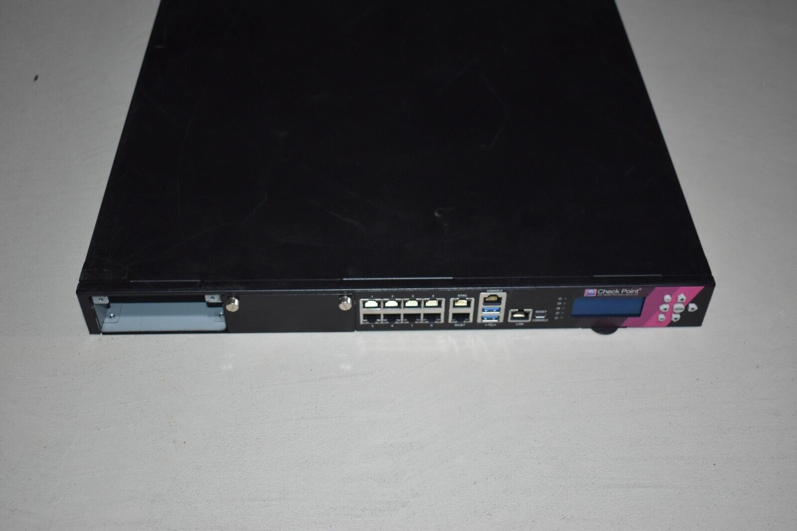 Check Point 5800 Security Gateway 1U Firewall Appliance PL-30 E3-1285Lv4 16GB #1