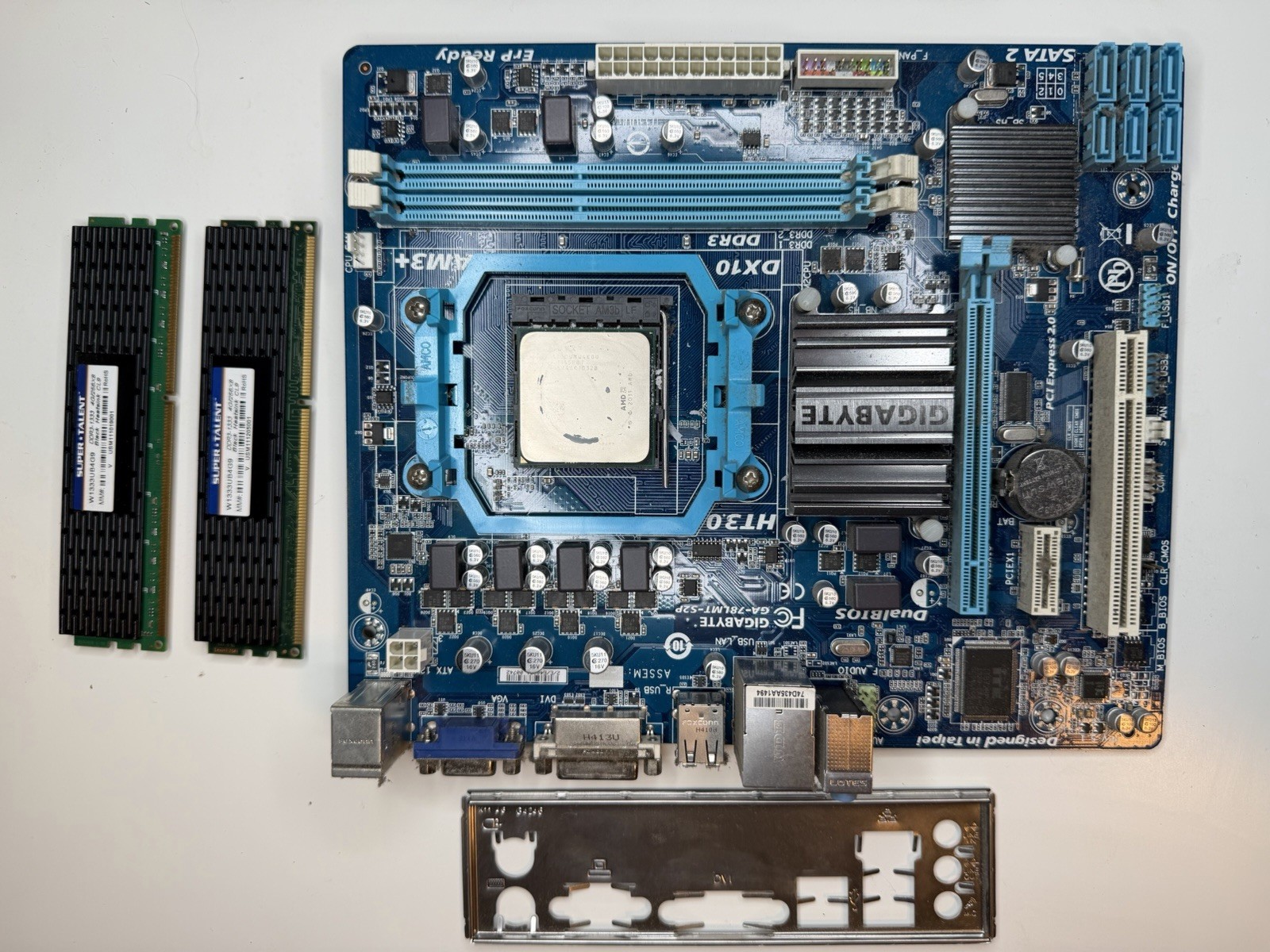 Gigabyte GA-78LMT-S2P 8GB DDR3 / AMD FD4100