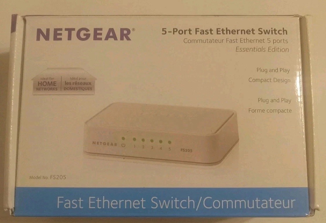 New /NETGEAR FS205 5-Port Fast Ethernet Switch Plug and Play NEW Opened Box