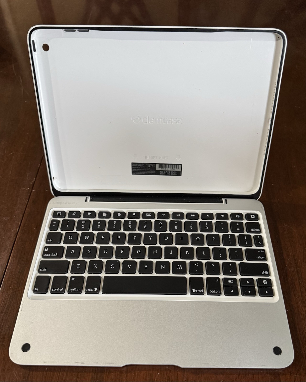 Clamshell Keyboard Case White Model C51001WS 9.75 inches X 7.25 inches