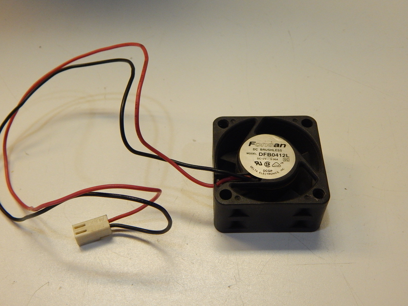 FONSAN DELTA ELECTRONICS DFB0412L 12VDC 12V DC BRUSHLESS FAN 40mm X 40mm X 20mm