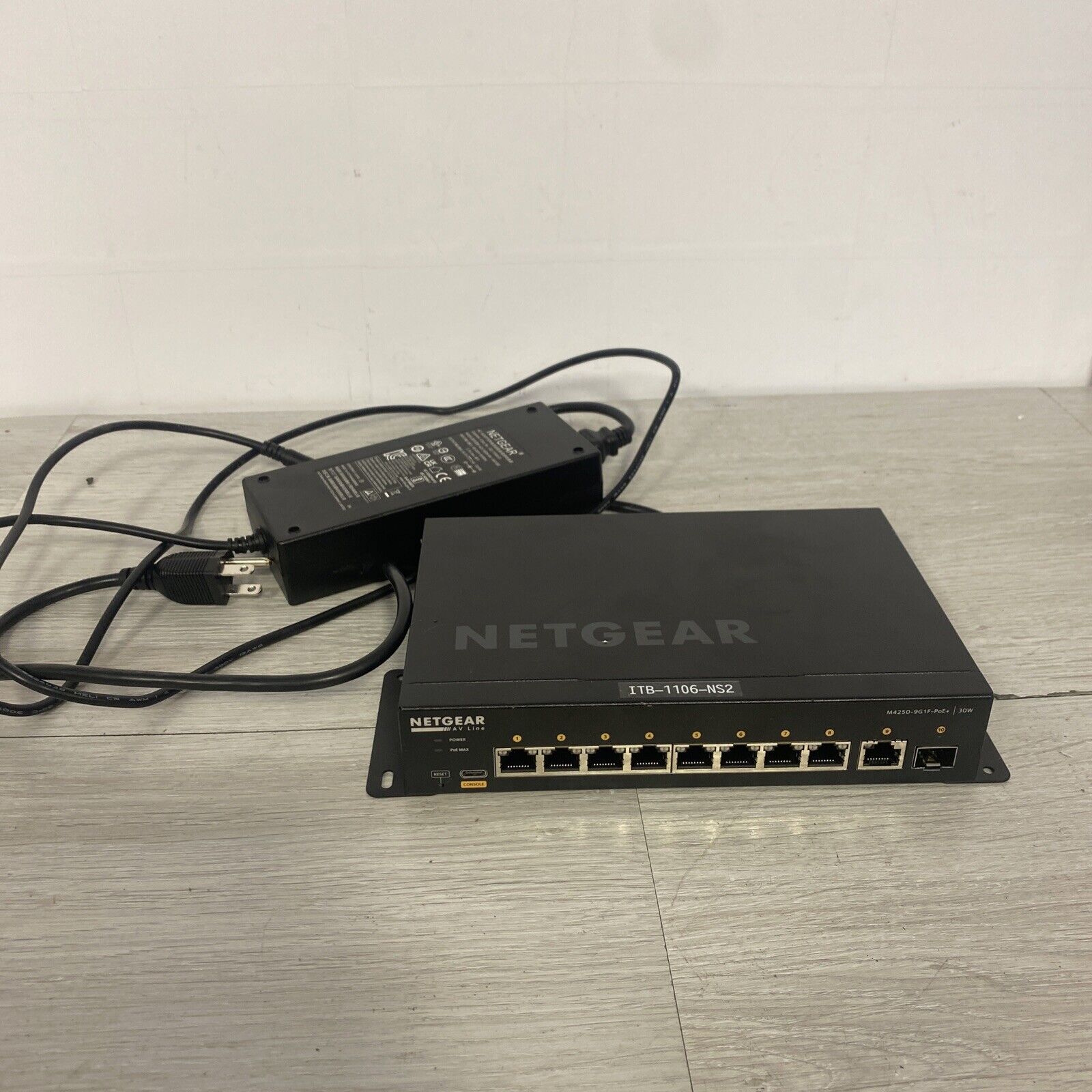 Netgear AV Line M4250 GSM4210PD 8-Port Gigabit PoE+ Compliant Managed AV Switch